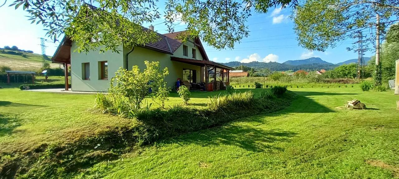 Hotel Ubytovanie U Huberta Bešeňová Exteriér fotografie